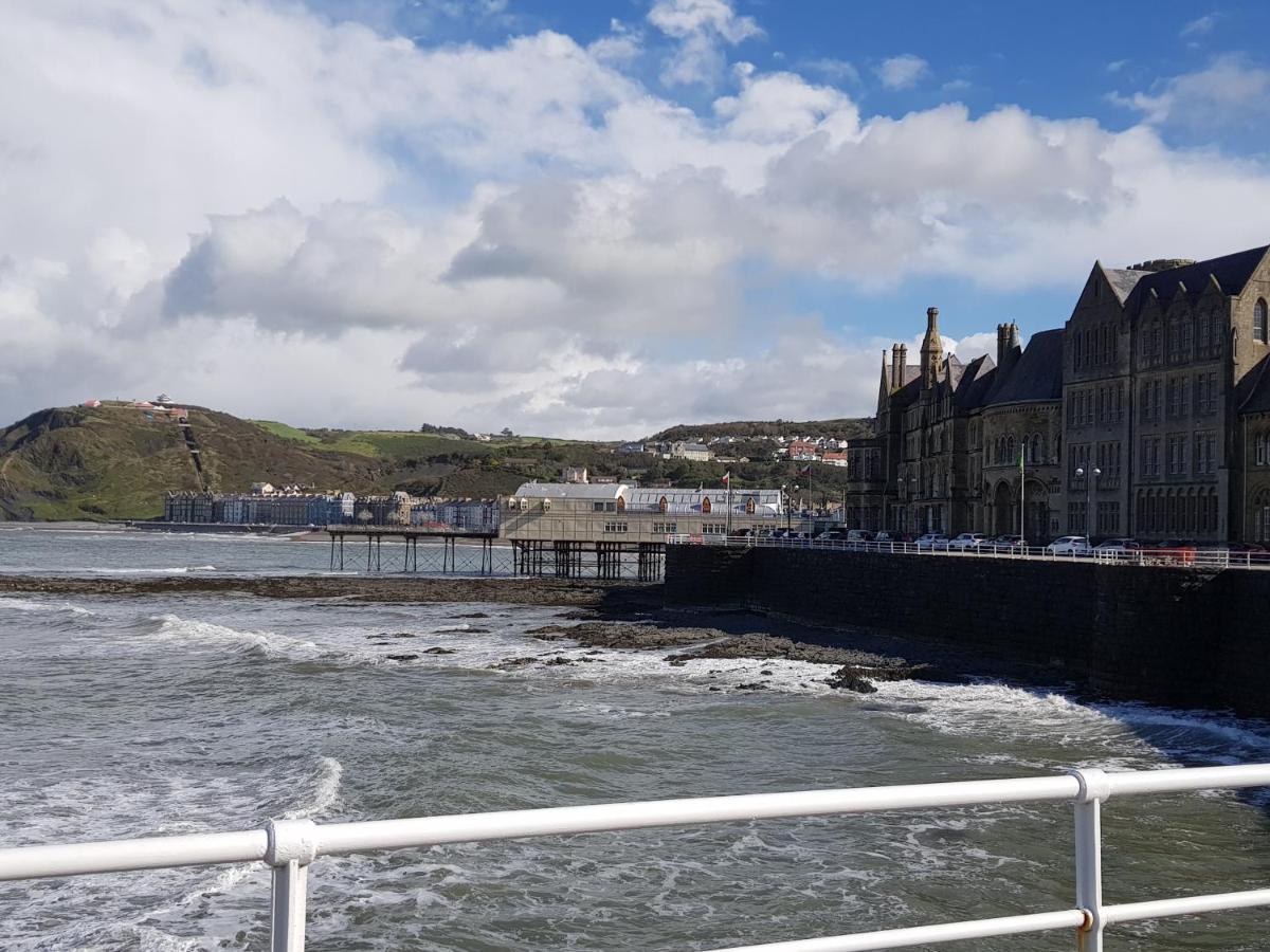 17 Bridge St, 3 Bedroom Flat Aberystwyth Bagian luar foto